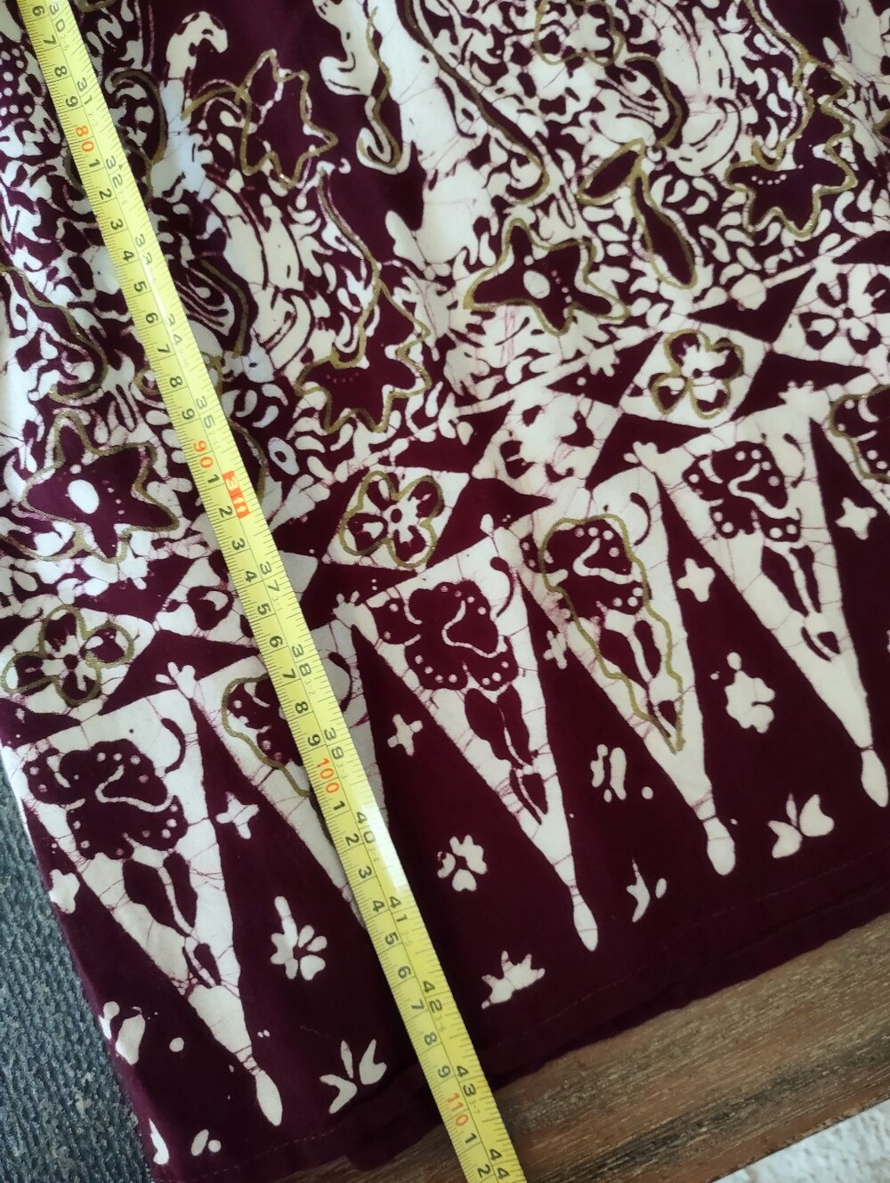 Maroon And White With AGold Accent Design Women's Dress M/L - Picture 7 of 8